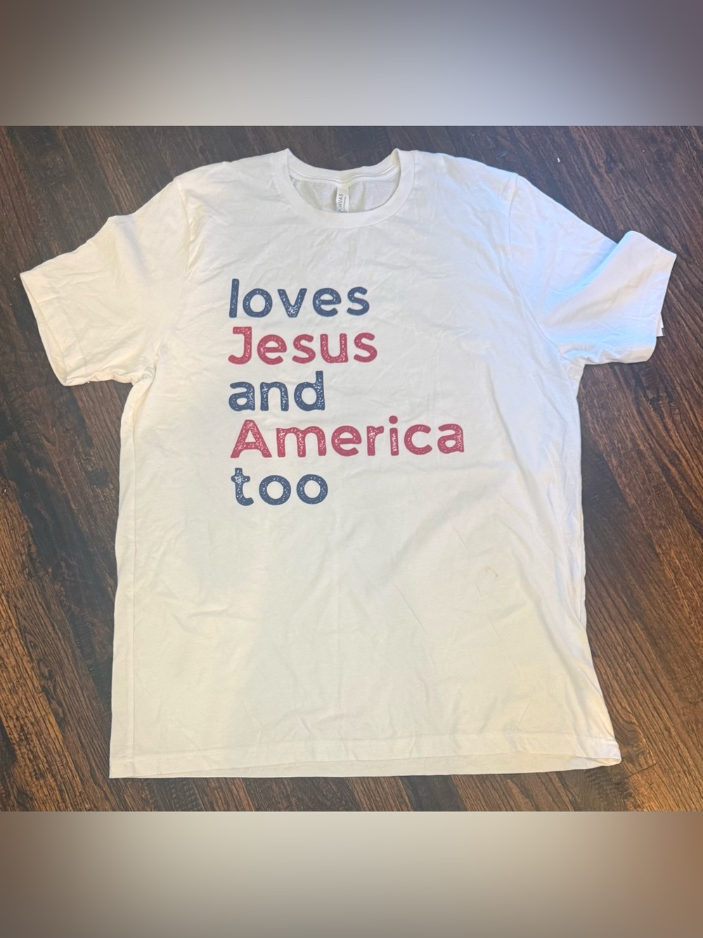 'loves Jesus and America too' white graphic tee. | Sz XL